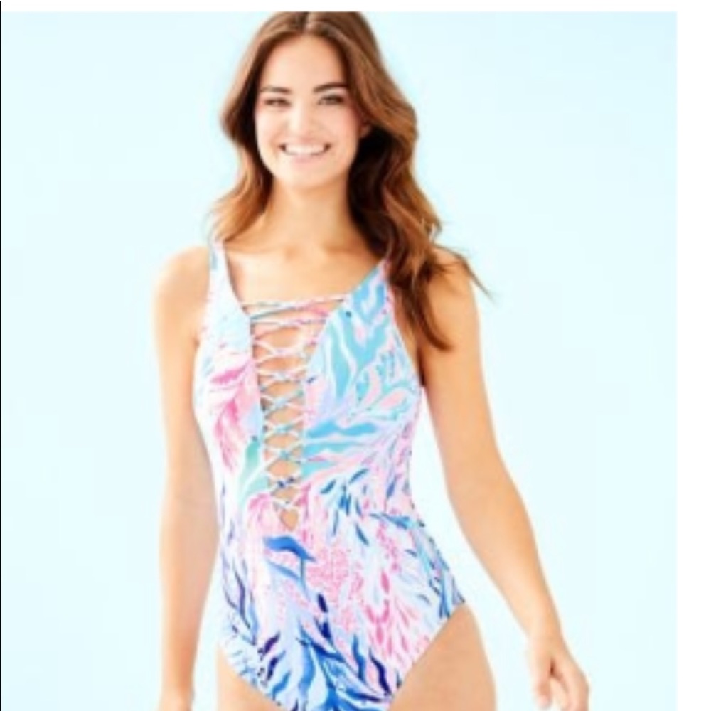 NWT ISLE LATTICE ONE-PIECE SWIMSUIT
